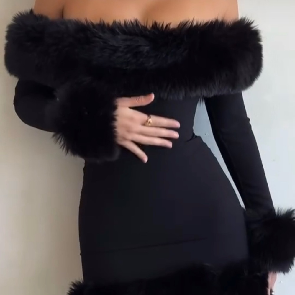 Elegant Black Off-Shoulder Dress with Fur Trim